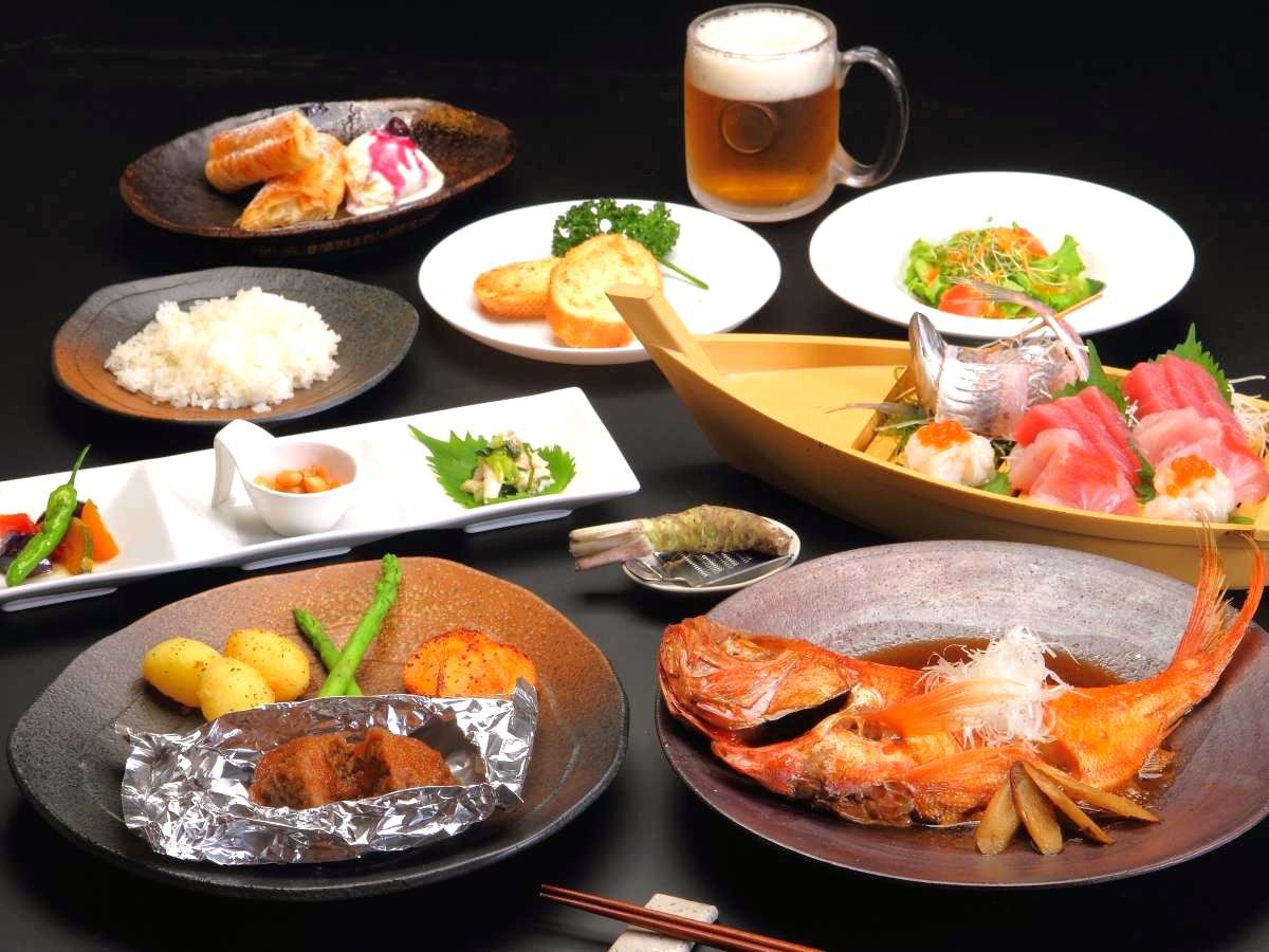 地魚の船盛りや金目鯛の煮付けなど、伊豆を感じる料理に仕上げました♪