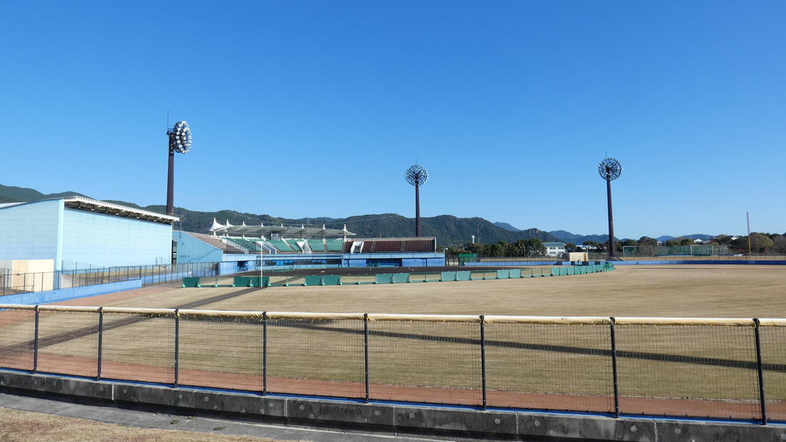 山崎運動公園【球場エリア】車で１分