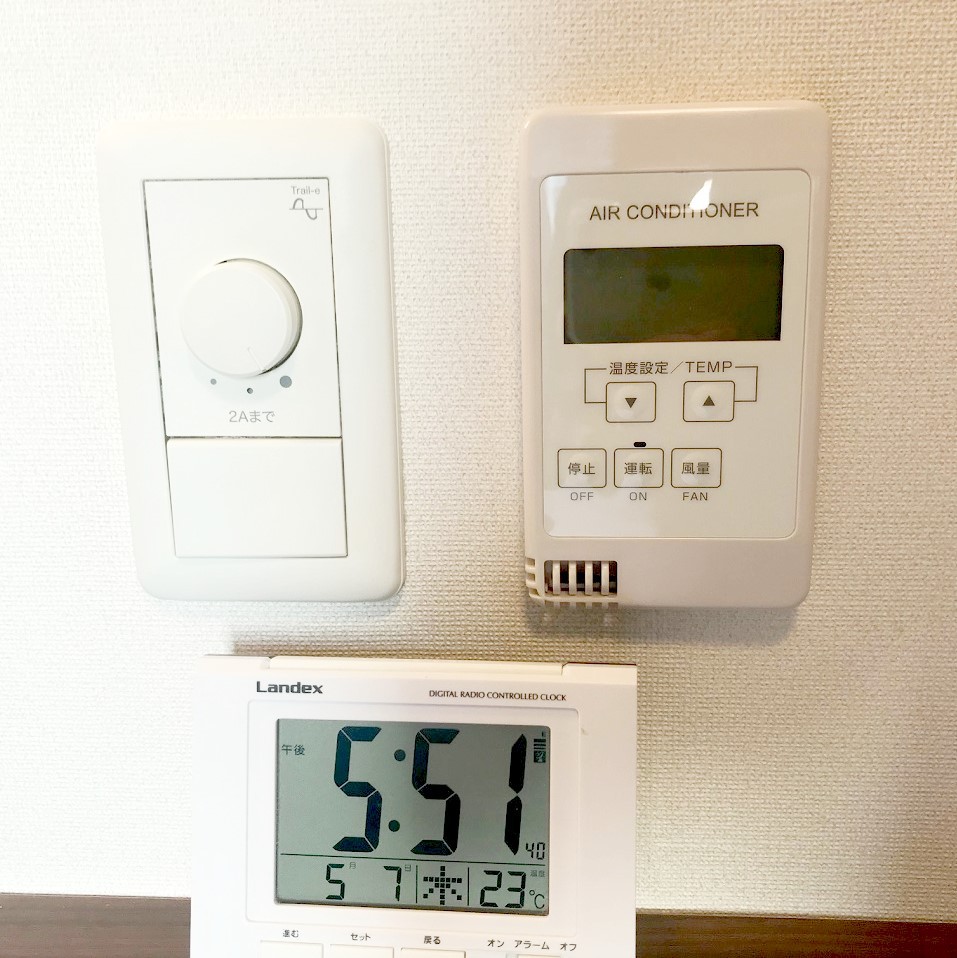 客室内エアコンと調光のコントローラー
