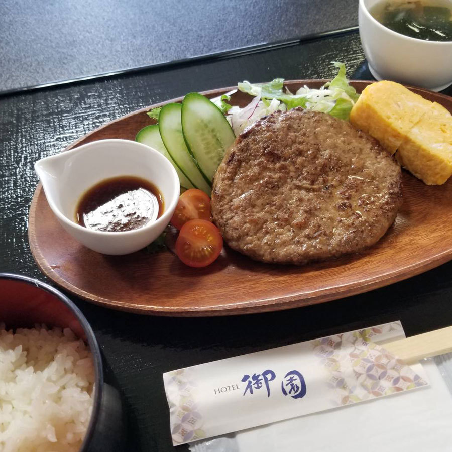 選べる夕食・ハンバーグ定食