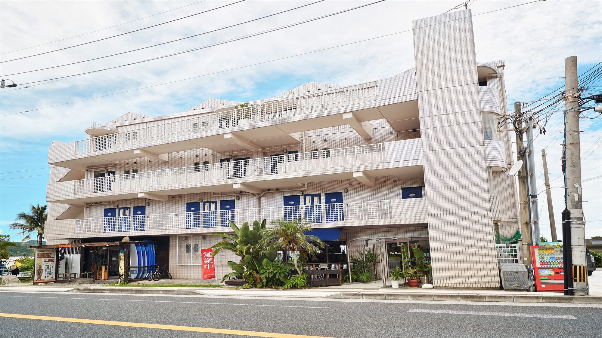 【外観】沖縄観光旅行のお客様にもご好評のホテルです♪
