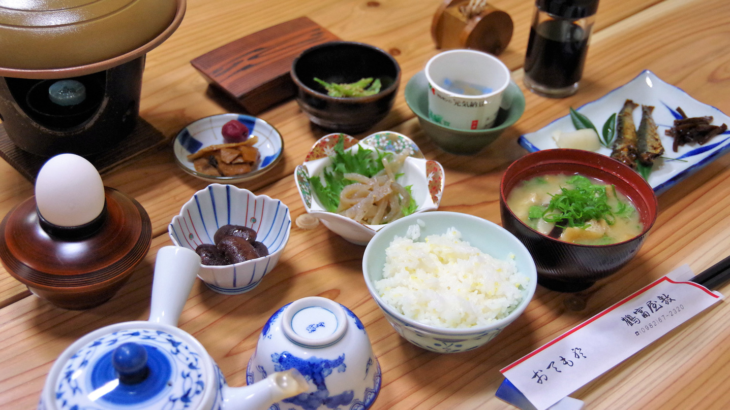 *【食事】朝食一例地元の旬の食材がたっぷり