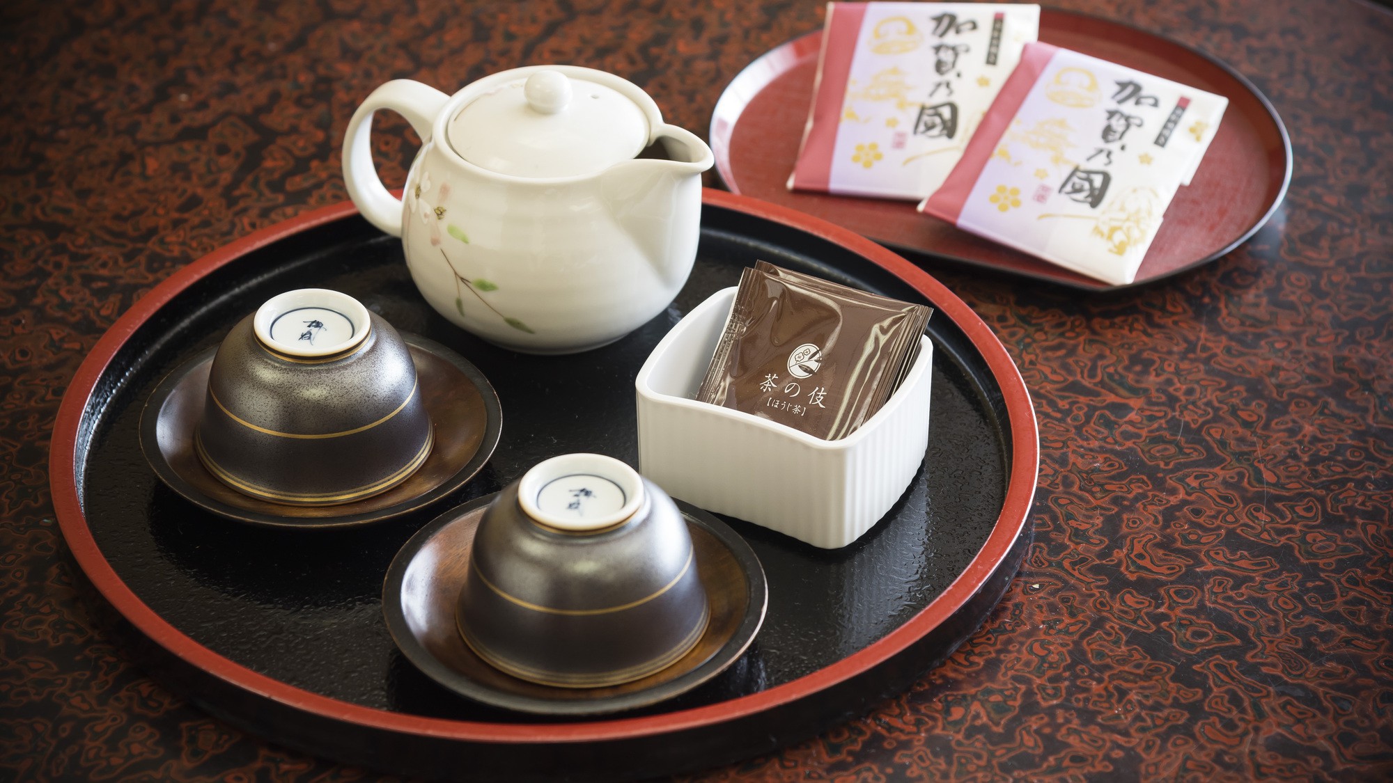 おもてなし客室には、お茶セットをご用意。
