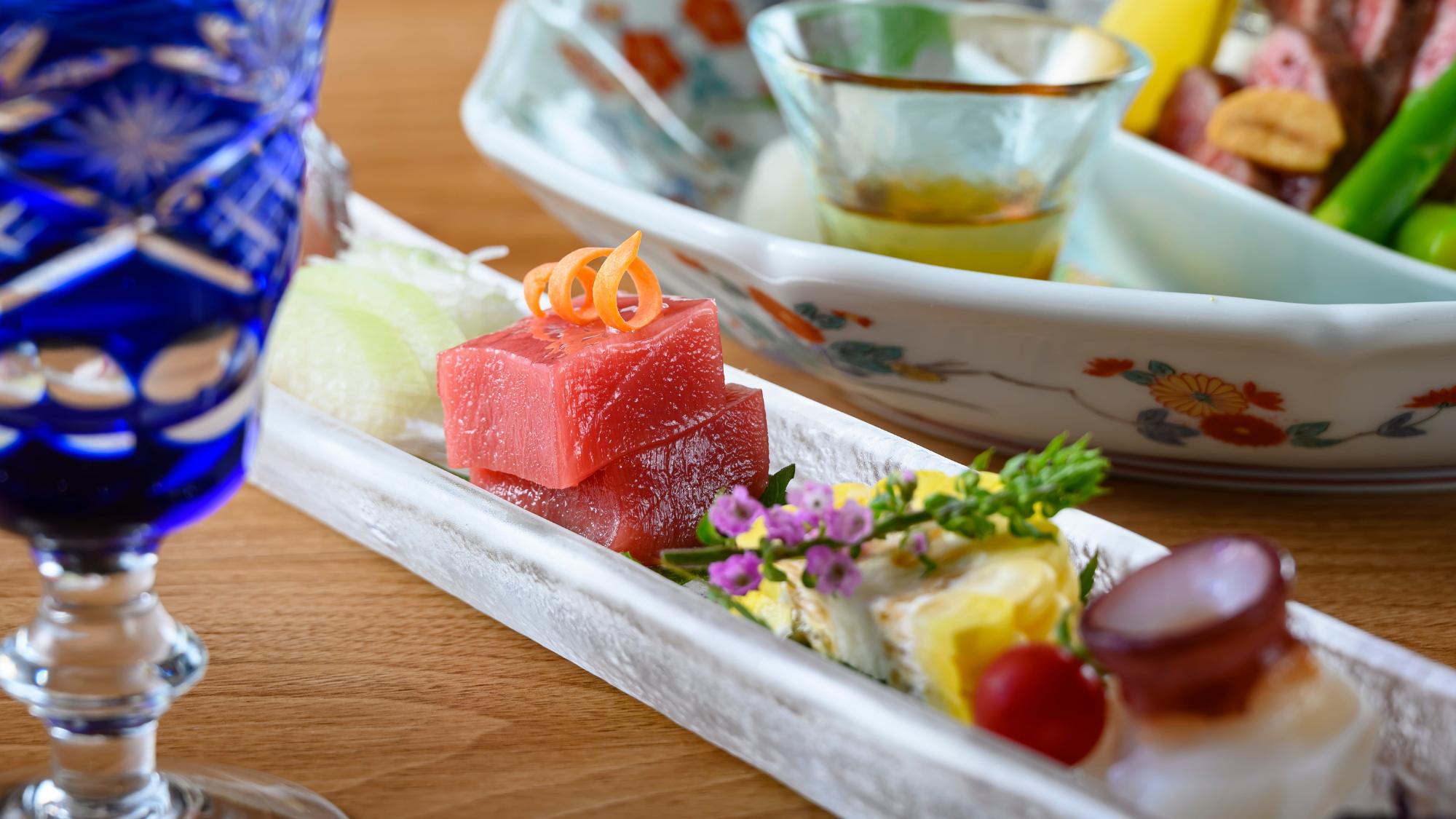目で、耳で、五感で愉しめる福一の夏の会席料理。