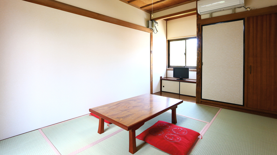 お部屋和室タイプのお部屋です。のんびりとお寛ぎください。