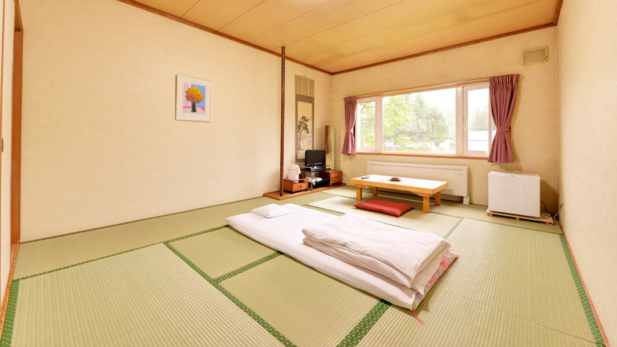 *和室6畳〜8畳トイレ無し（客室一例）/心なごむ和室のお部屋。窓を開けて心地よい北海道の風を感じて。