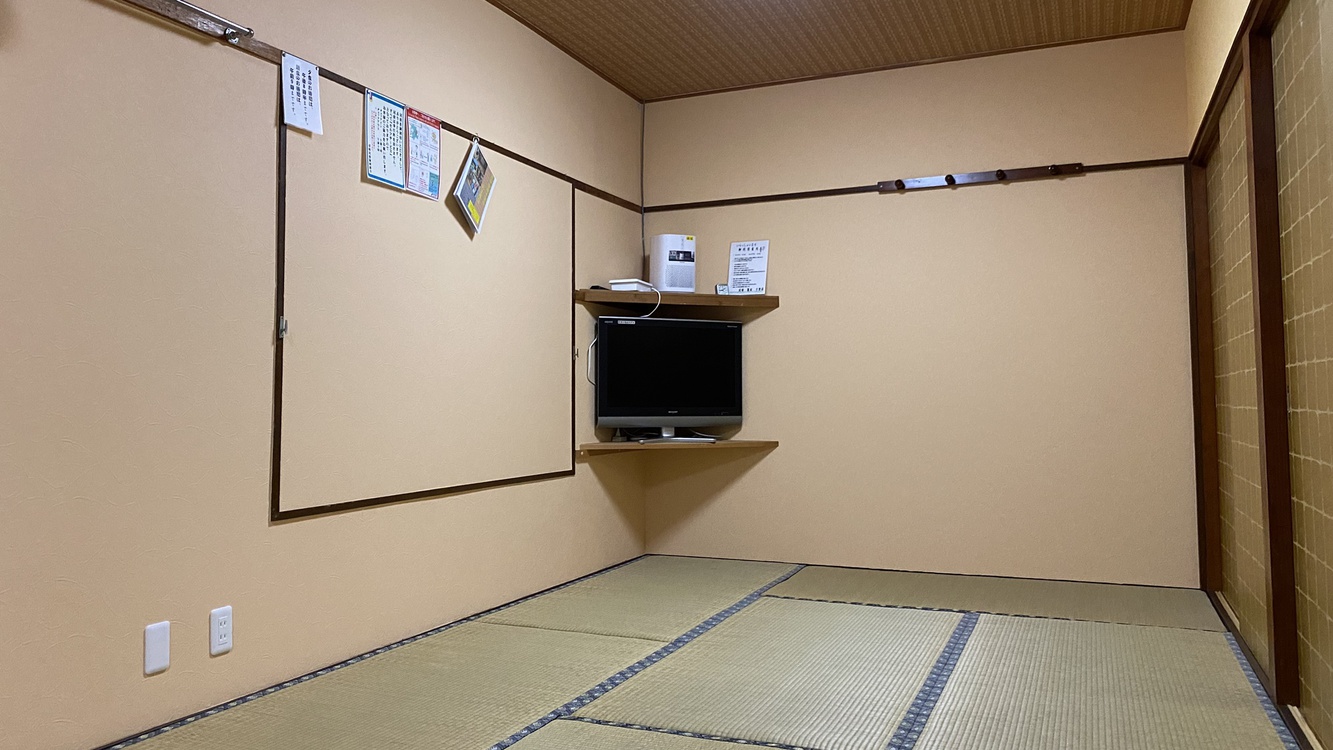 *【和室10.5畳】ゆったりとくつろげる和室。お風呂にもお食事処にも近く、何かと便利