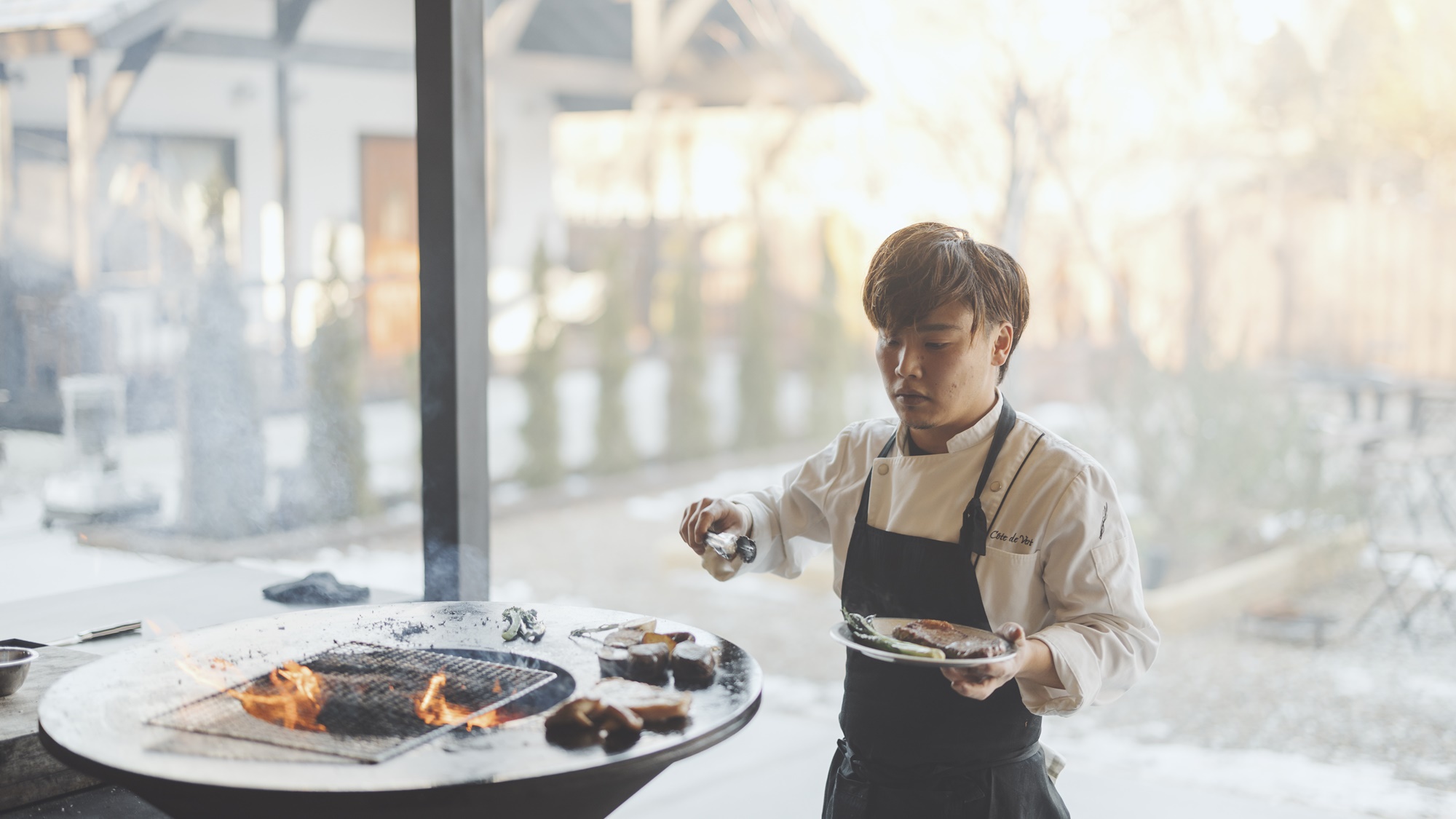 *薪火料理／当シェフがお客様の目の前で八ヶ岳の旬の食材を仕上げます。