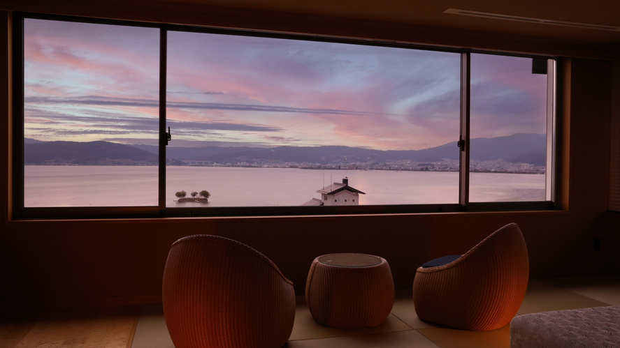 【吉祥・天祥】最上階・半露天風呂付スイート／105平米／〜5名