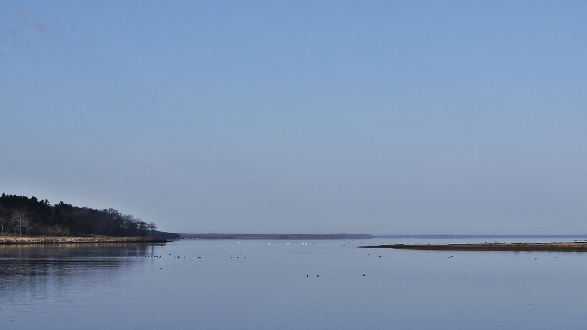 *宿周辺/風蓮湖は2005年にラムサール条約湿地として登録されました。