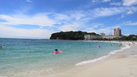 【夏休みプラン】白砂ビーチへ直通徒歩30秒！海と温泉のリゾート満喫／彩り会席