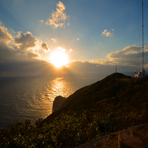 “日本最後”の夕日を見に行こう【大瀬崎灯台】