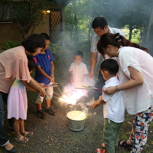 夏のお楽しみ花火グループで