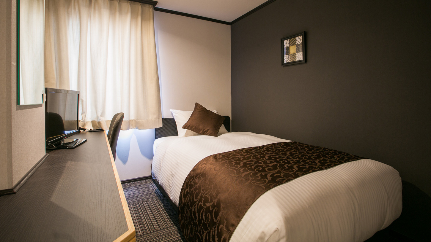 Empire Hotel Osaka Stop at Yamanashi Welfare Memorial Hall to discover the wonders of Osaka. Both business travelers and tourists can enjoy the propertys facilities and services. To be found at the property are free Wi