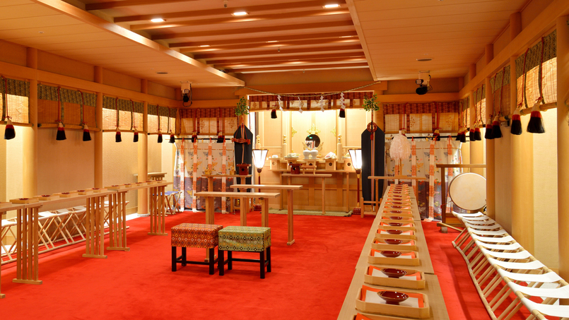 浜松八幡宮から分霊されたご神体を祀る本格神殿
