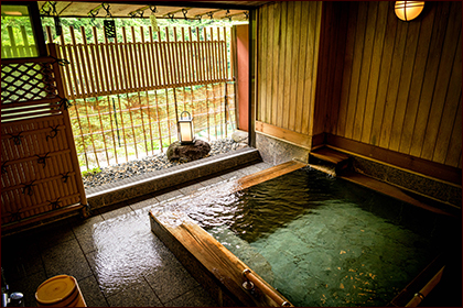 露天風貸切風呂「心泉の湯」