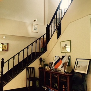 落ち着いた雰囲気の館内