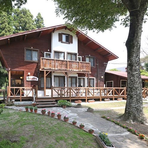 Pension Orange Beer Ideally located in the Minamiaso area, Pension Orange Beer promises a relaxing and wonderful visit. The property has everything you need for a comfortable stay. Service-minded staff will welcome and g