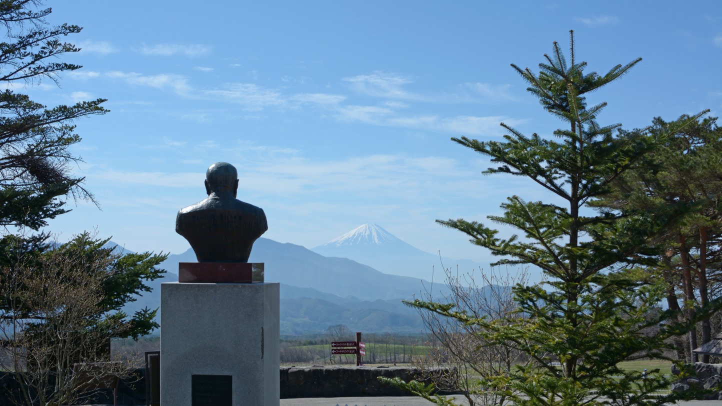 ポールラッシュ博士は今でも大好きな富士山を見続けています