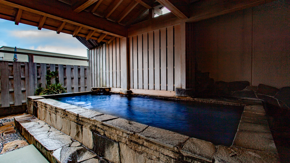 【女性露天風呂】露天風呂も畳敷き♪北関東最大級の畳風呂をお楽しみ頂けます。
