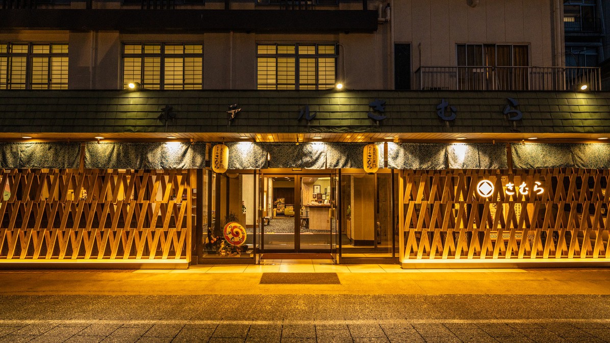 外観・夜・正面
