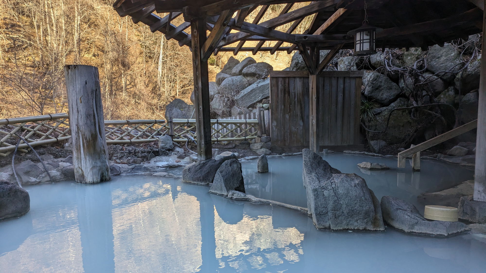 【露天風呂】第一露天風呂／「女性専用」の露天風呂です