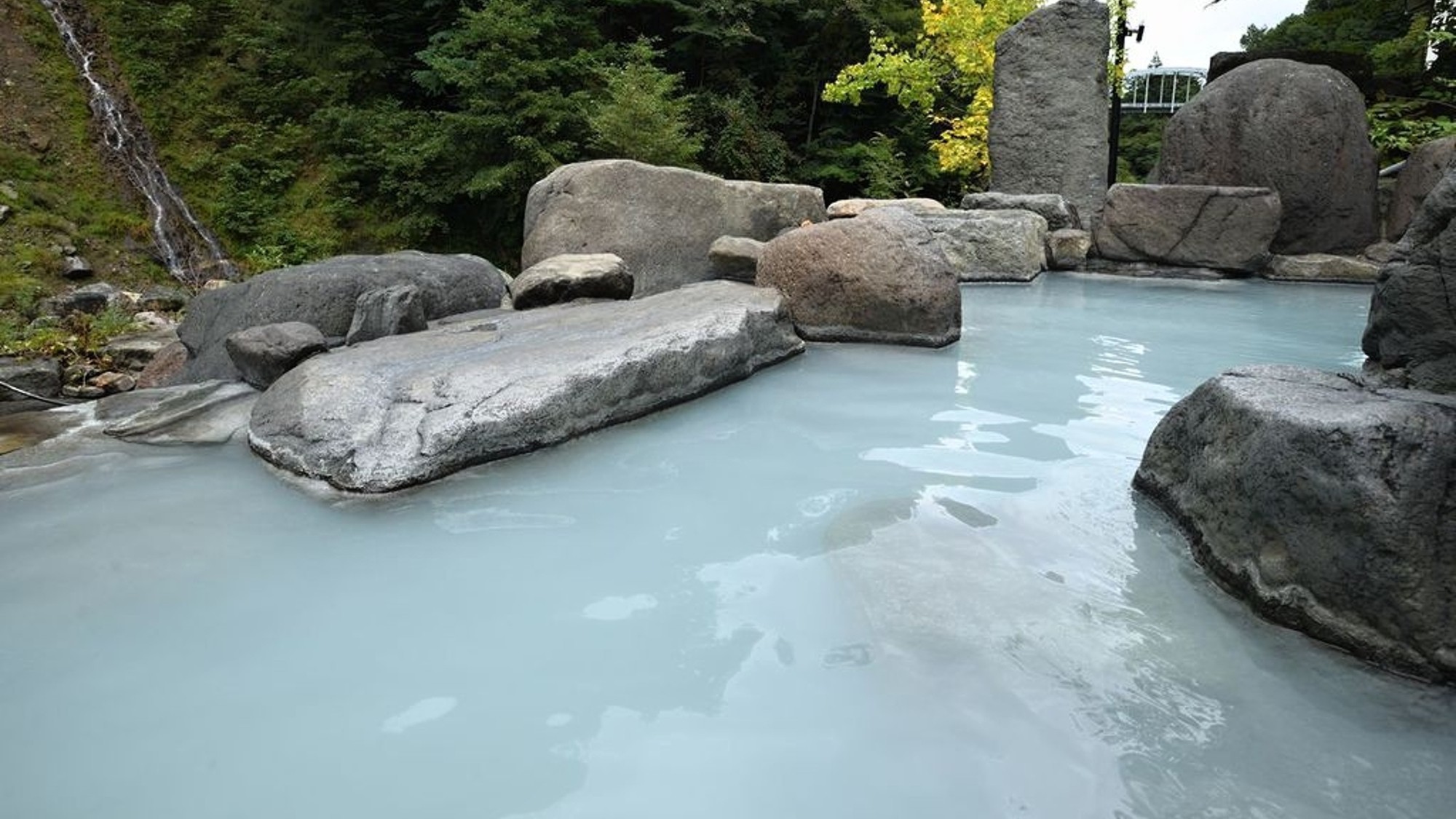 【露天風呂】第二露天風呂／「混浴」の露天風呂です※単色バスタオル着用での入浴可能