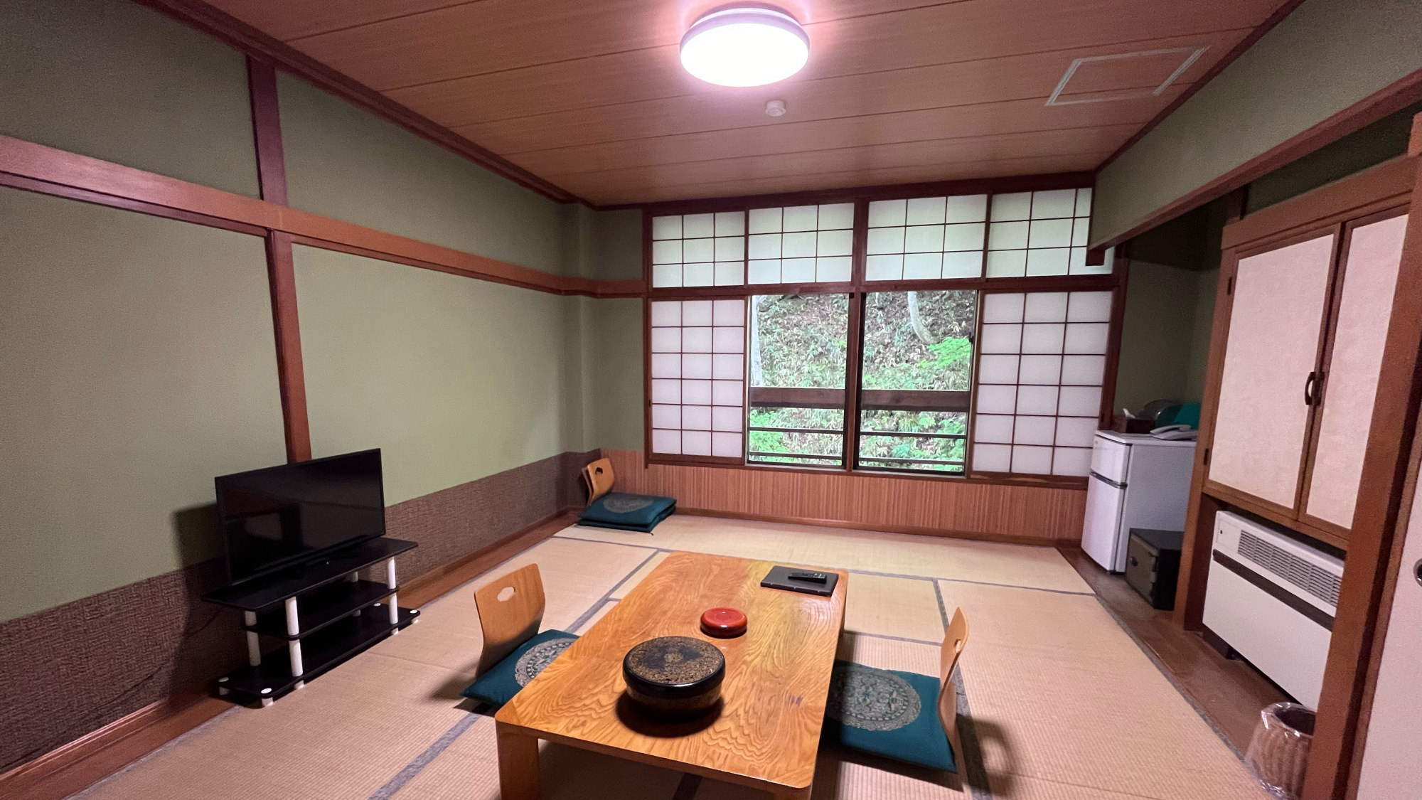 【和室10畳以上】本館またはあすなろ館※本館山側のお部屋の一例