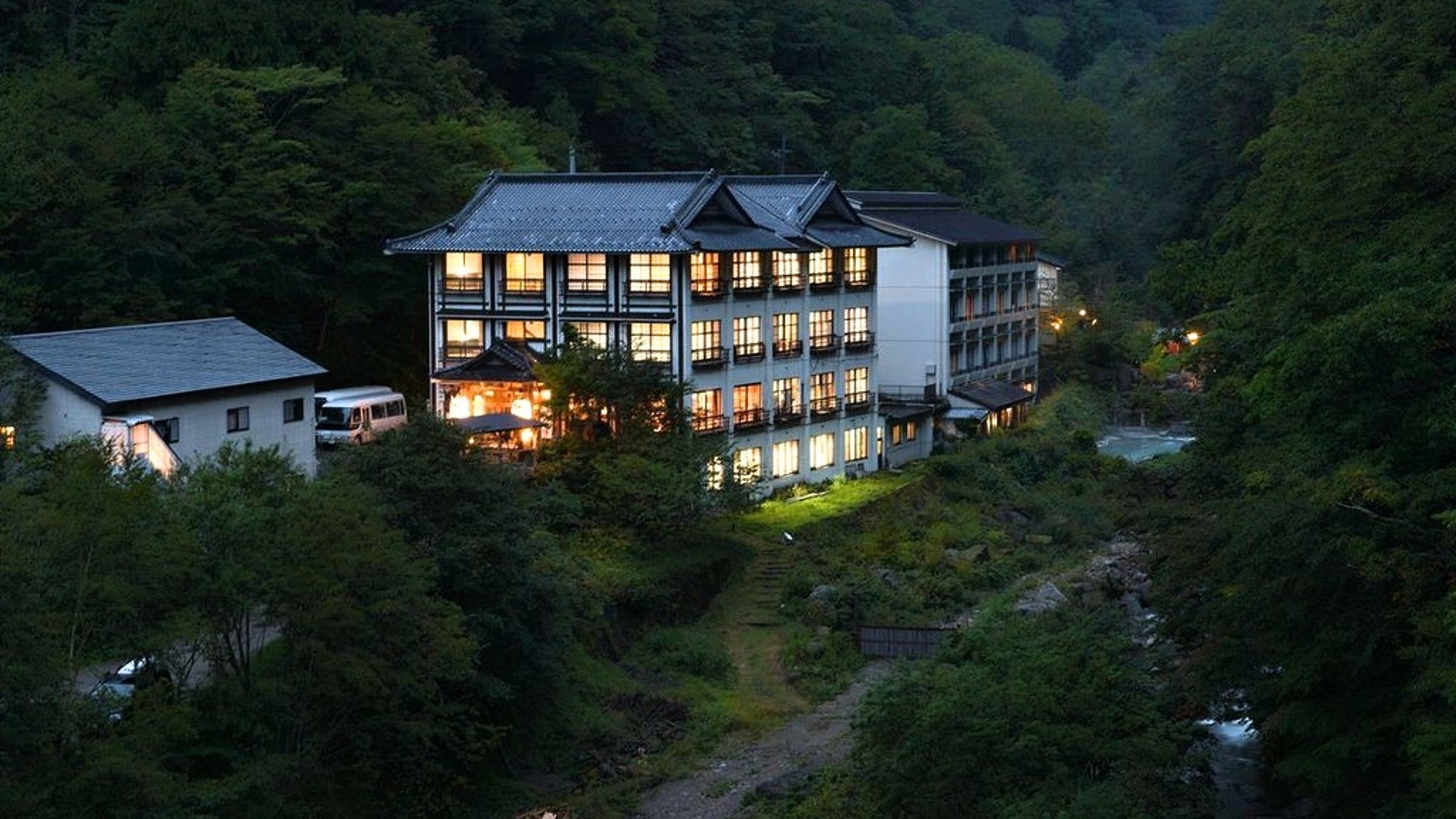 【外観】関東最後の秘境にある湯屋