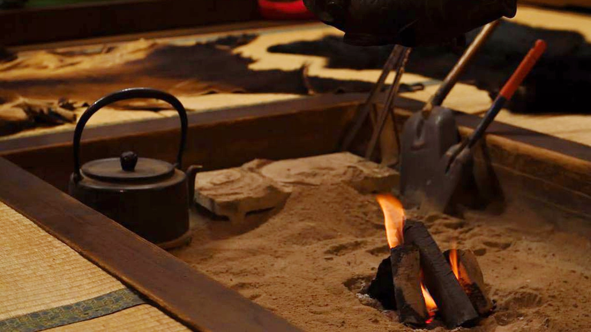 【施設】ロビーの囲炉裏スペース