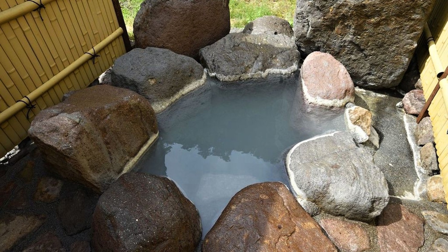 【貸切風呂】ろの湯／貸切風呂は、チェックインの際にご予約ください