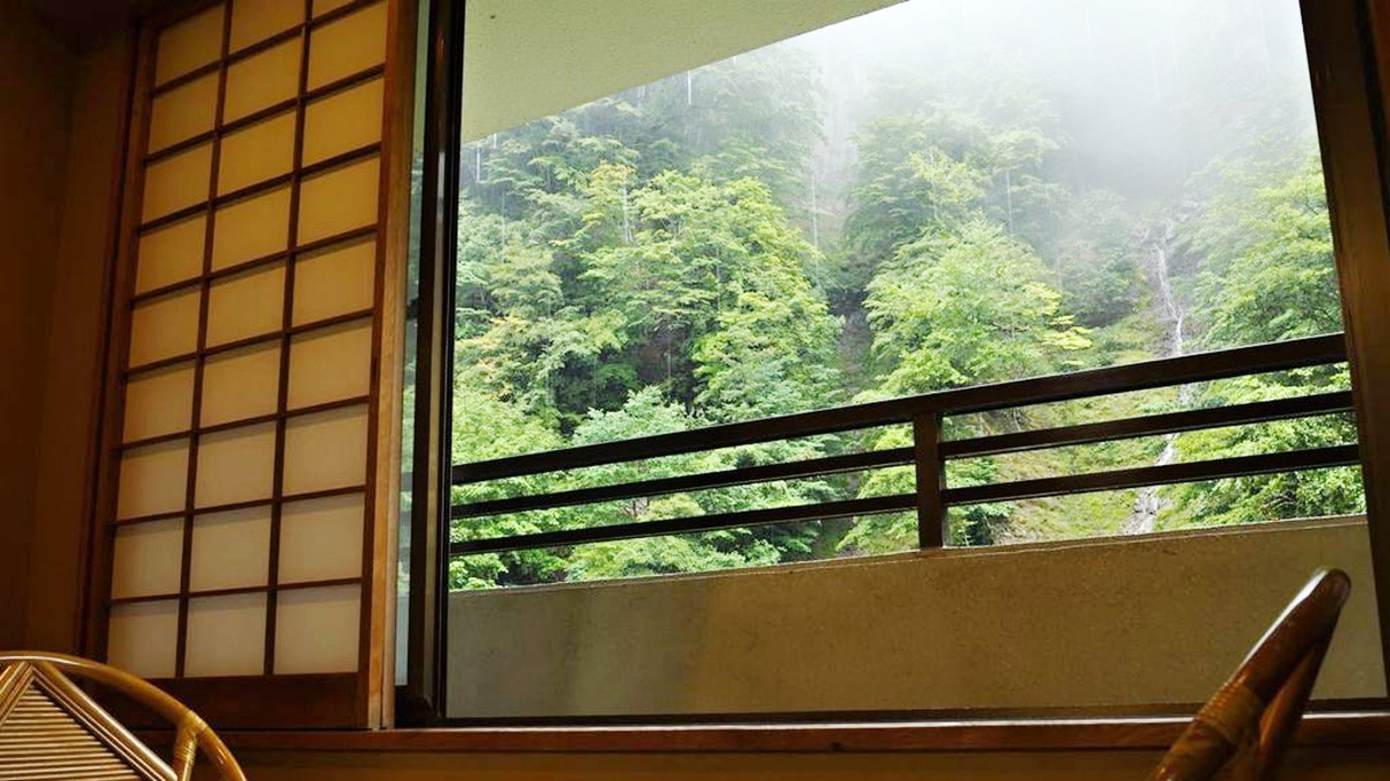 【和ベッドルーム14畳】積善館／鬼怒川側※景色一例