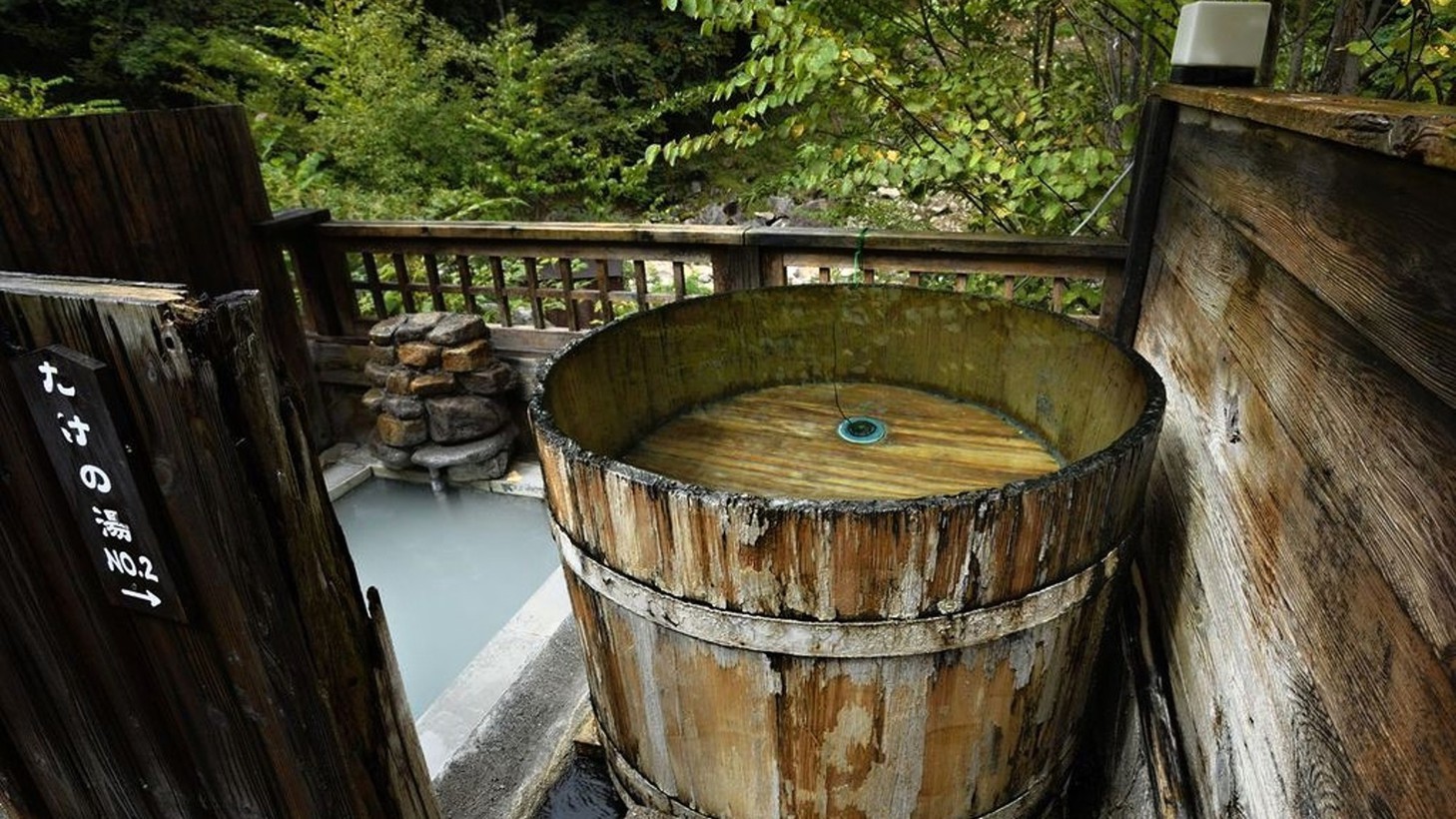 【利き湯・ロマンの湯】たけの湯／硫黄分を含まない温泉で炭酸水素イオンが多く含まれているのが特徴です