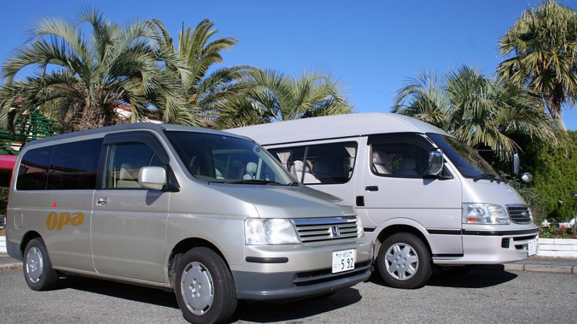 オーパ送迎車