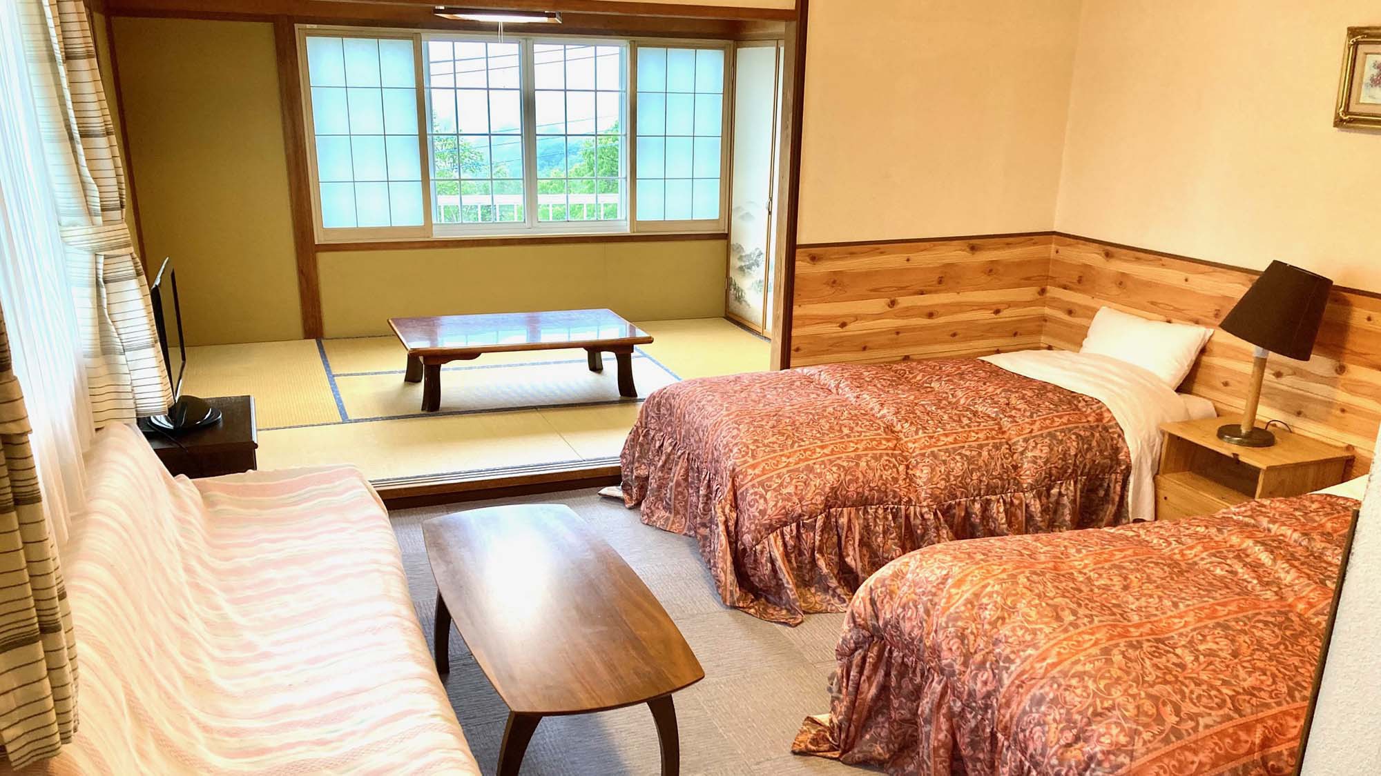 ・【和洋室一例】畳の間で寛ぎ、ベッドでぐっすり眠れるお部屋です