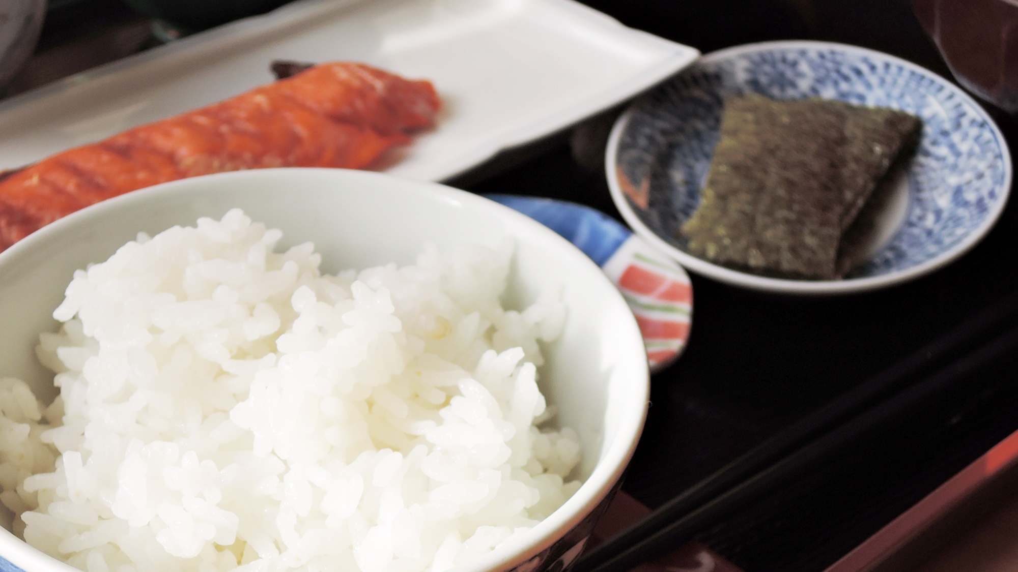 *【ご朝食一例】丹精込めて作った美味しいお米は炊き立てをどうぞ！