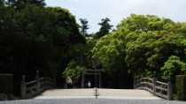伊勢神宮外宮も参拝にはかかせません