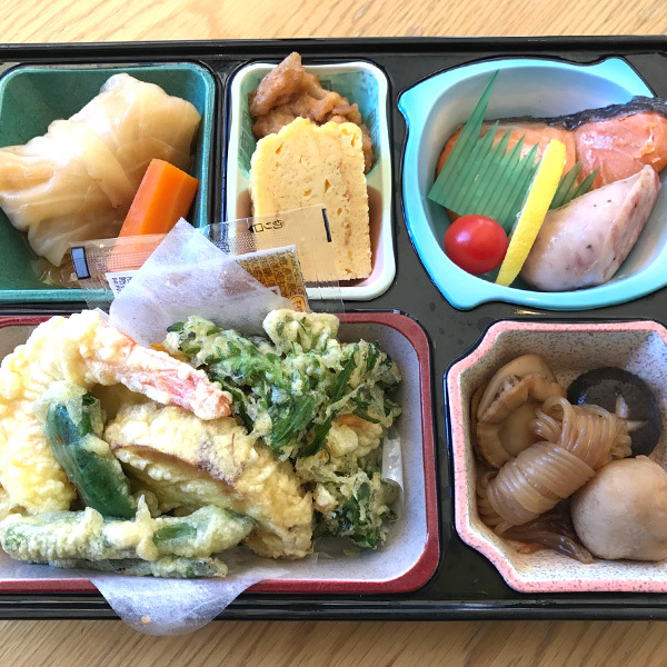 お夕食は茨城県水戸市のお弁当「水戸っこ亭」です