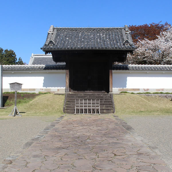 弘道館まで車で１０分