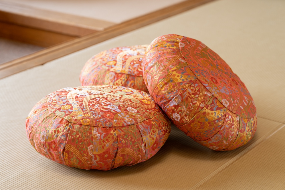 新潟は禅の里ならではの座禅座布団もご用意しております！（絵画特別ルームに設置）イメージ