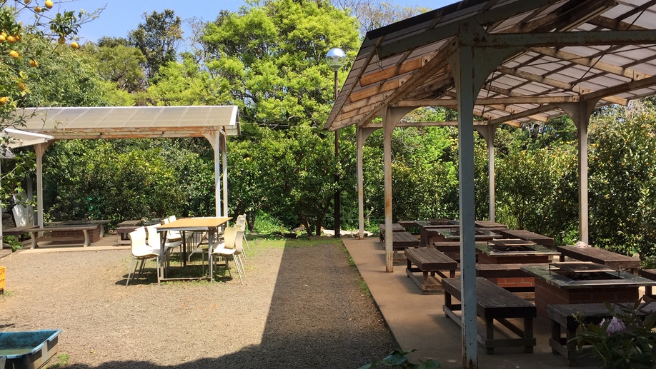 屋根付きBBQ場