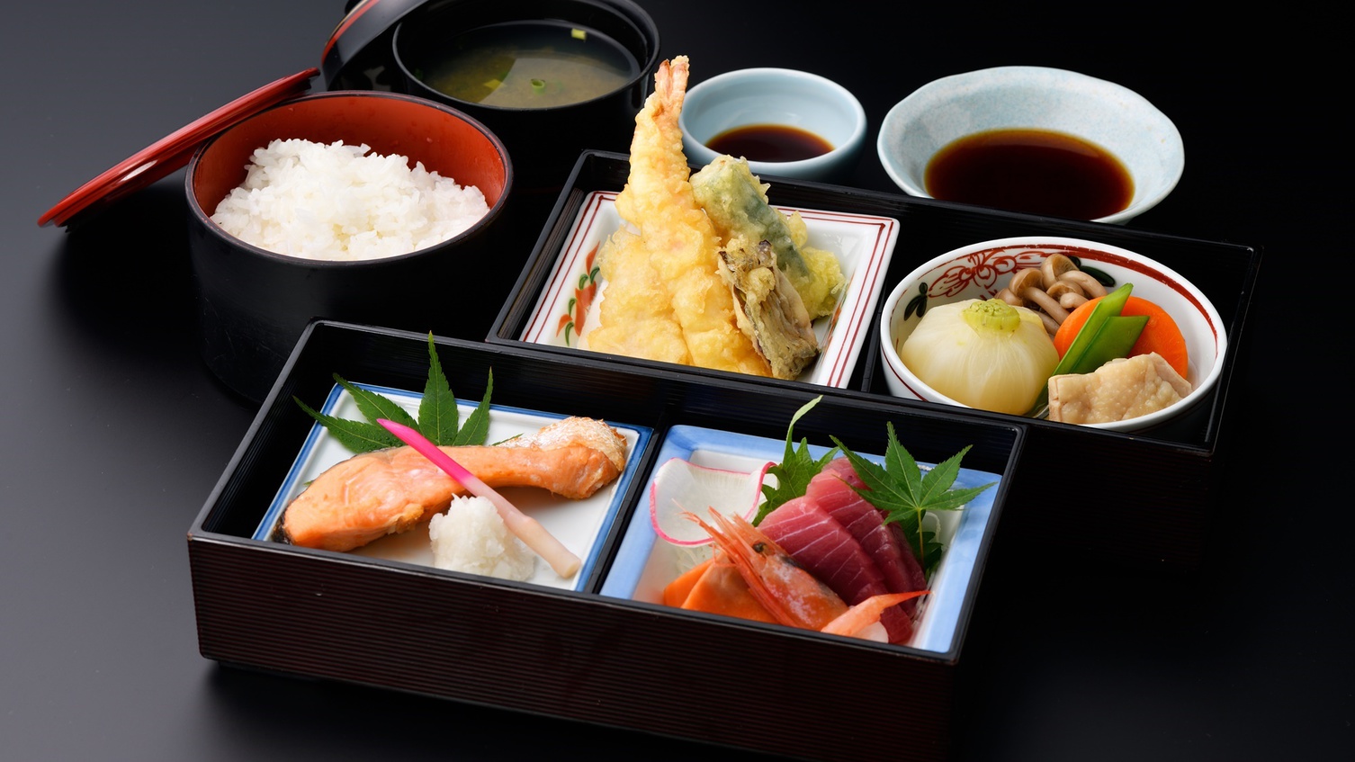 *【松花堂弁当】お部屋でいただける下北御膳をベースとしたお弁当