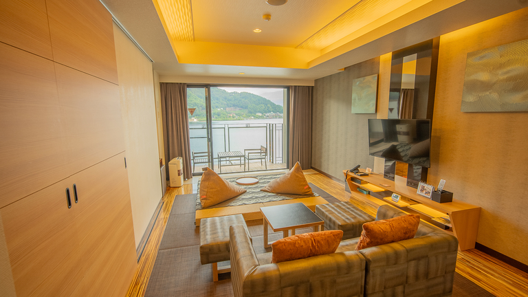 中央館スーペリア座室