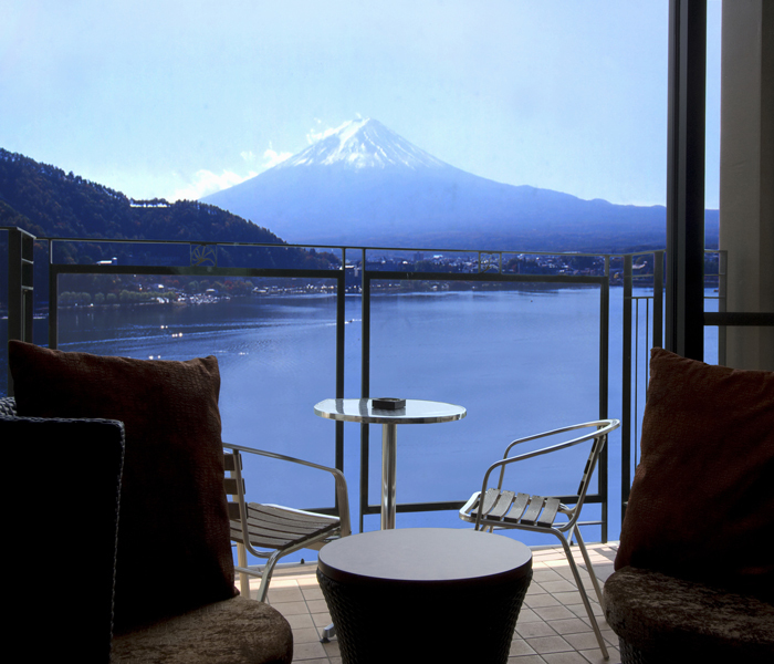 客室テラスより見る富士山