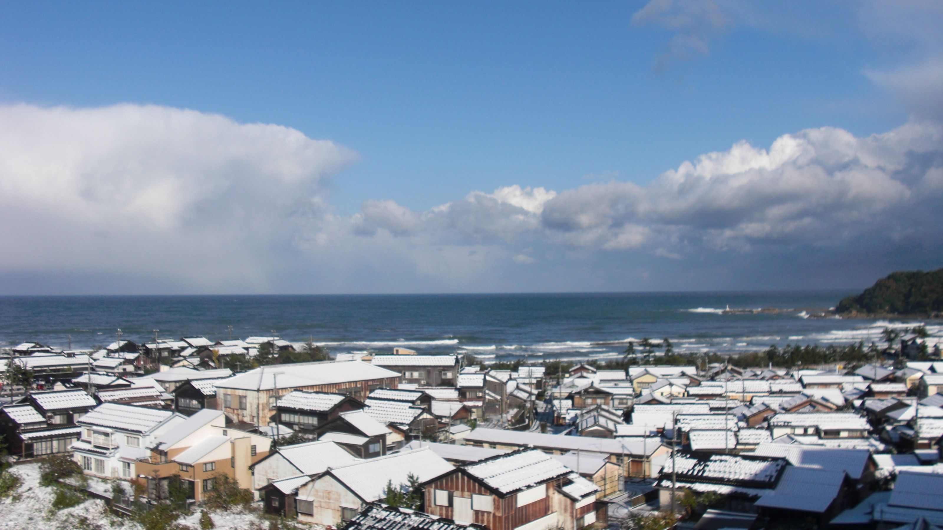 冬の客室から見える景色雪が一面に降り積もり幻想的