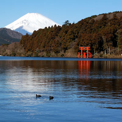 芦ノ湖から富士山を望む絶景