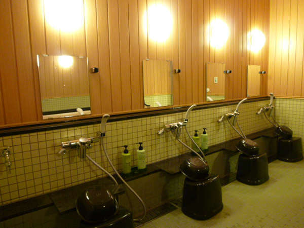 大浴場洗い場
