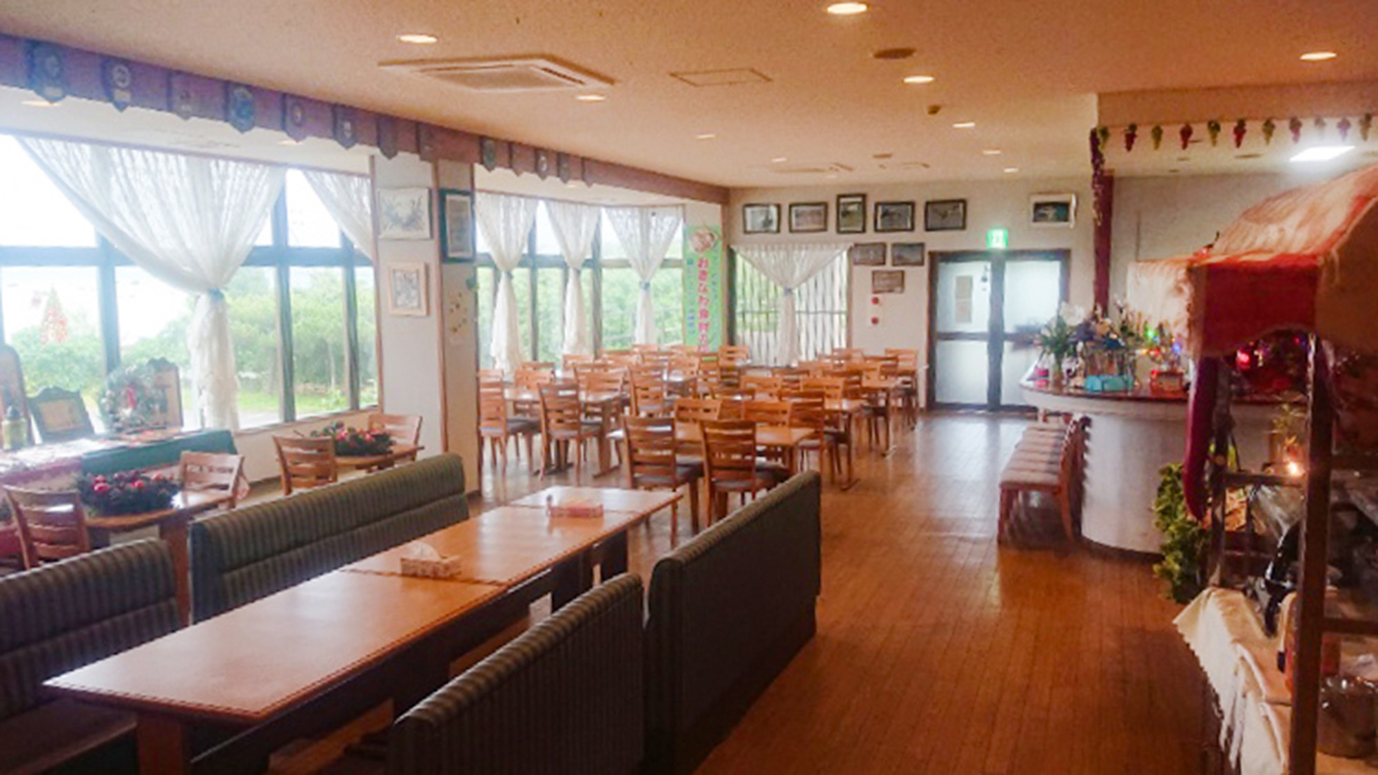 ・【レストラン】どこかほっとするような雰囲気が漂う空間です