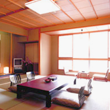 Iizaka Onsen Hanataki Iizaka Onsen Hanataki is conveniently located in the popular Fukushima area. The property features a wide range of facilities to make your stay a pleasant experience. Take advantage of the propertys 