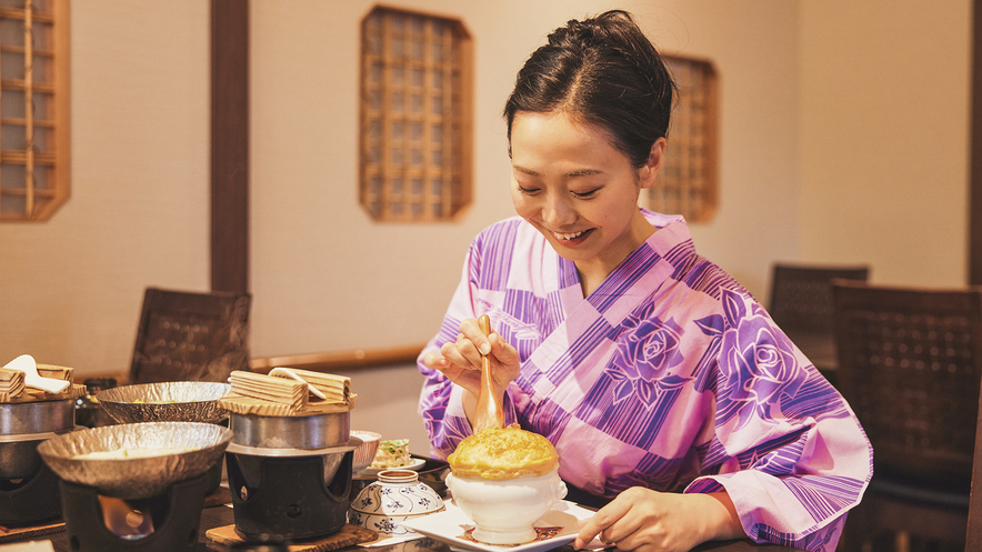 ご夕食には、当館名物アツアツホットパイがお愉しみいただけます。